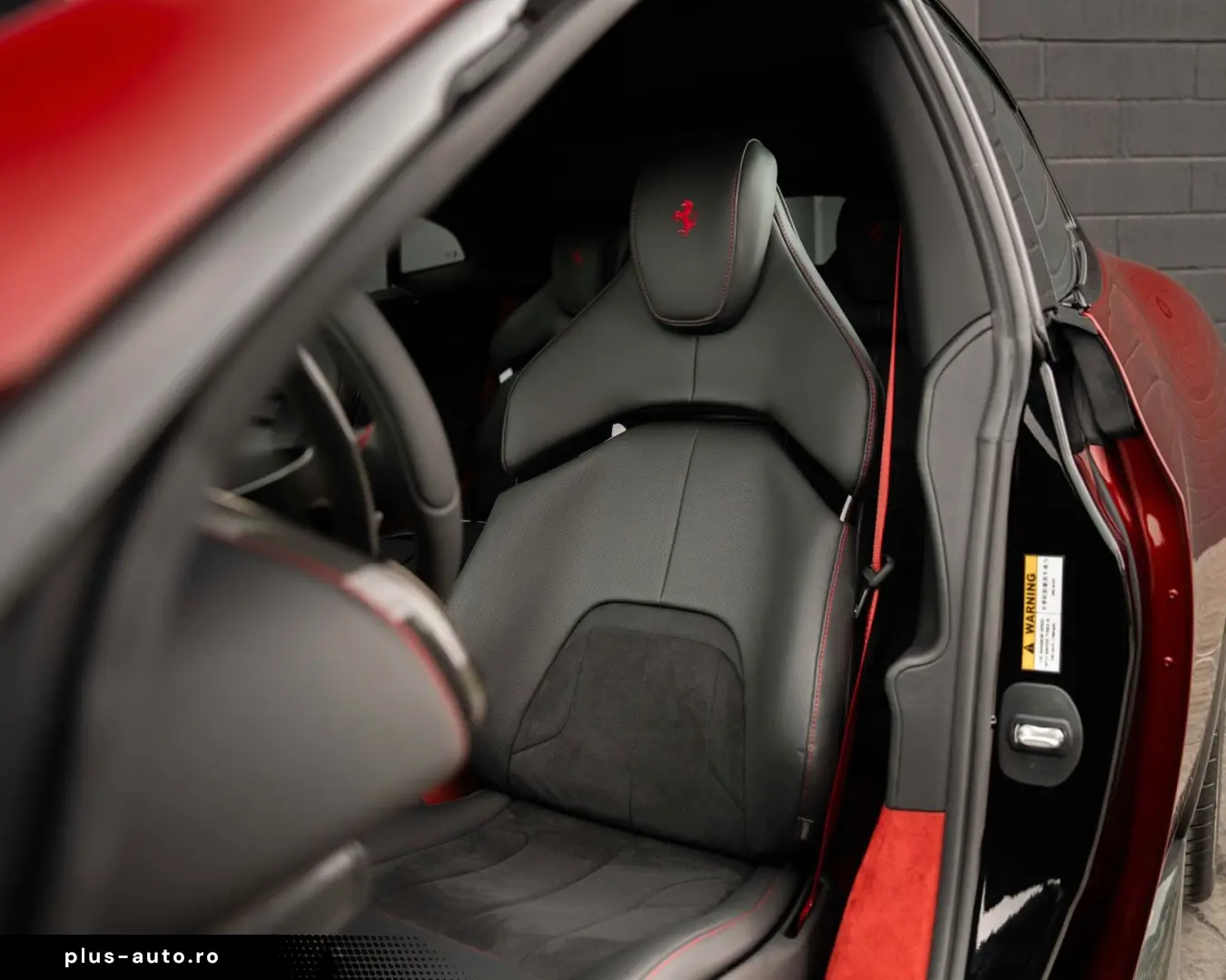 FERRARI Purosangue  LIFT CARBON SPECIAL COLOUR PANO