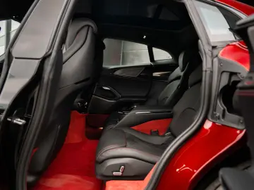 FERRARI Purosangue  LIFT CARBON SPECIAL COLOUR PANO