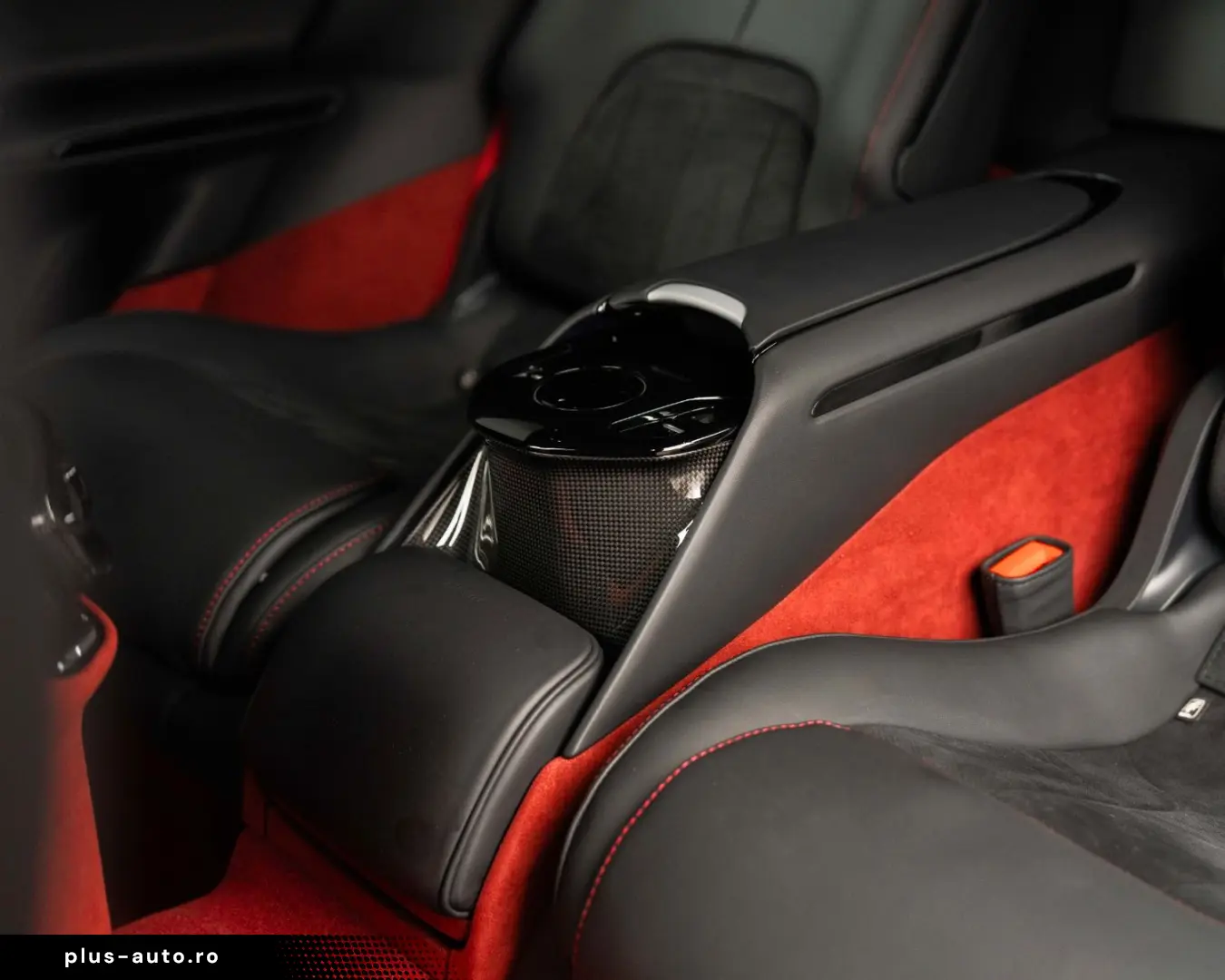 FERRARI Purosangue  LIFT CARBON SPECIAL COLOUR PANO