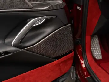 FERRARI Purosangue  LIFT CARBON SPECIAL COLOUR PANO