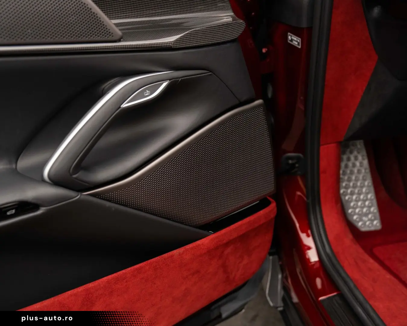 FERRARI Purosangue  LIFT CARBON SPECIAL COLOUR PANO