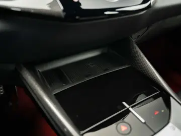 FERRARI Purosangue  LIFT CARBON SPECIAL COLOUR PANO