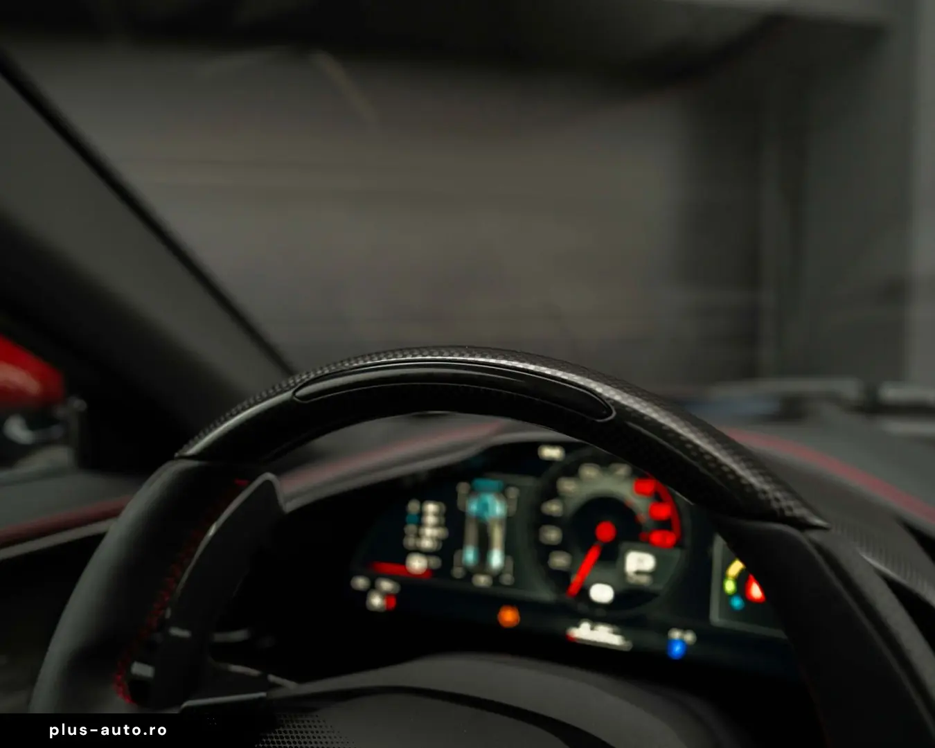 FERRARI Purosangue  LIFT CARBON SPECIAL COLOUR PANO