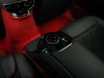 FERRARI Purosangue  LIFT CARBON SPECIAL COLOUR PANO