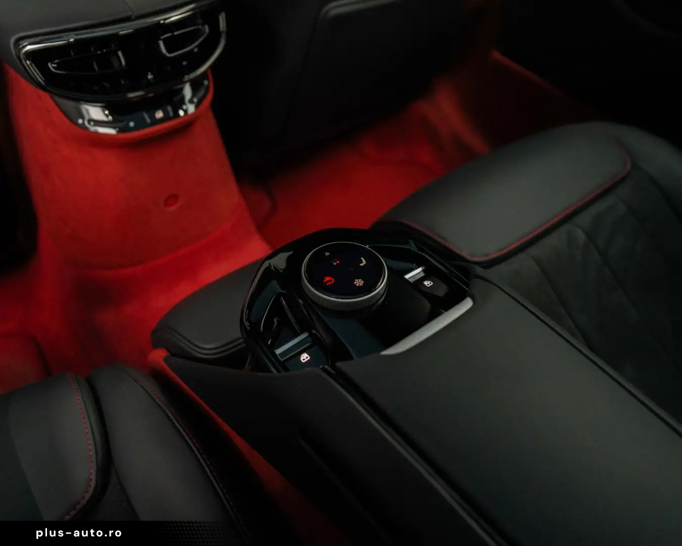 FERRARI Purosangue  LIFT CARBON SPECIAL COLOUR PANO