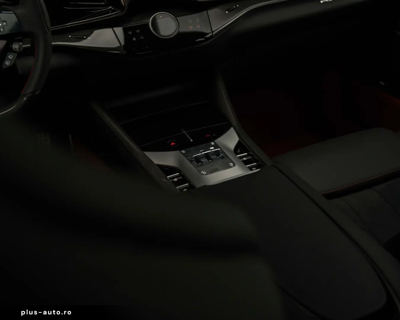 FERRARI Purosangue  LIFT CARBON SPECIAL COLOUR PANO