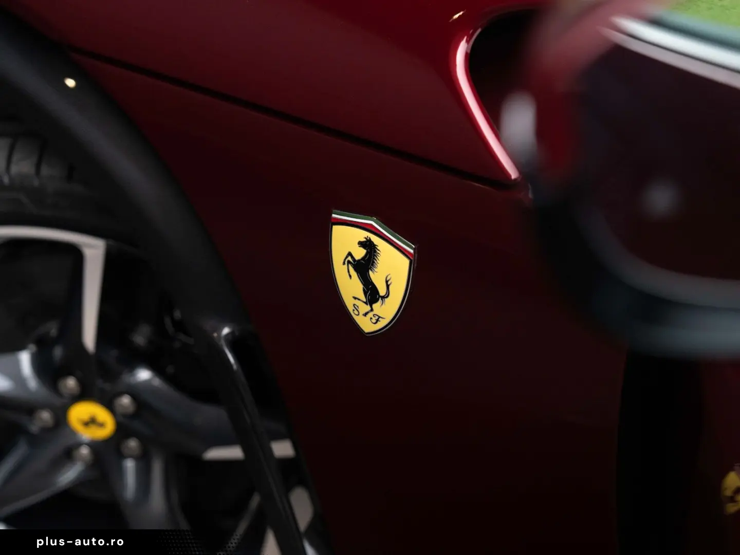 FERRARI Purosangue  LIFT CARBON SPECIAL COLOUR PANO