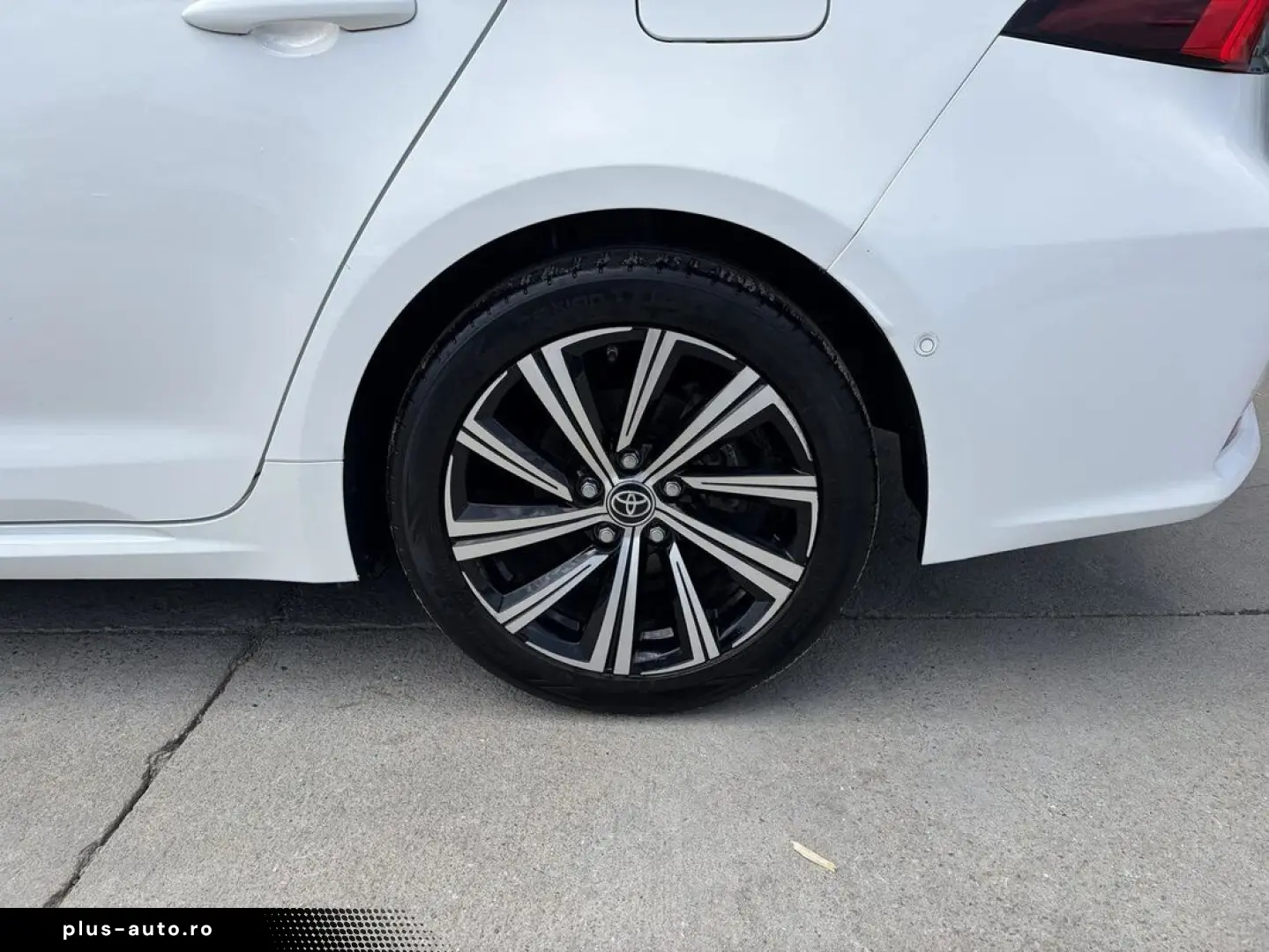 Toyota Corolla Sedan Hybrid Exclusive Hsd E-CVT