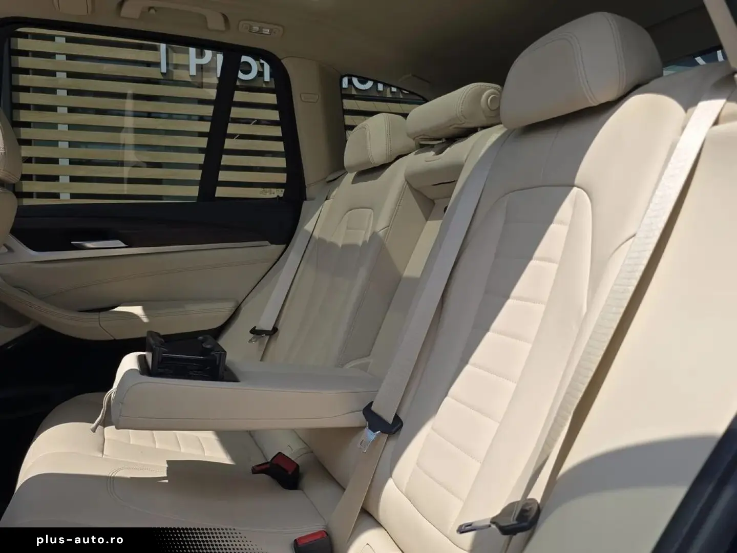 BMW X3 2.0 xDrive30i Luxury Line At 252HP