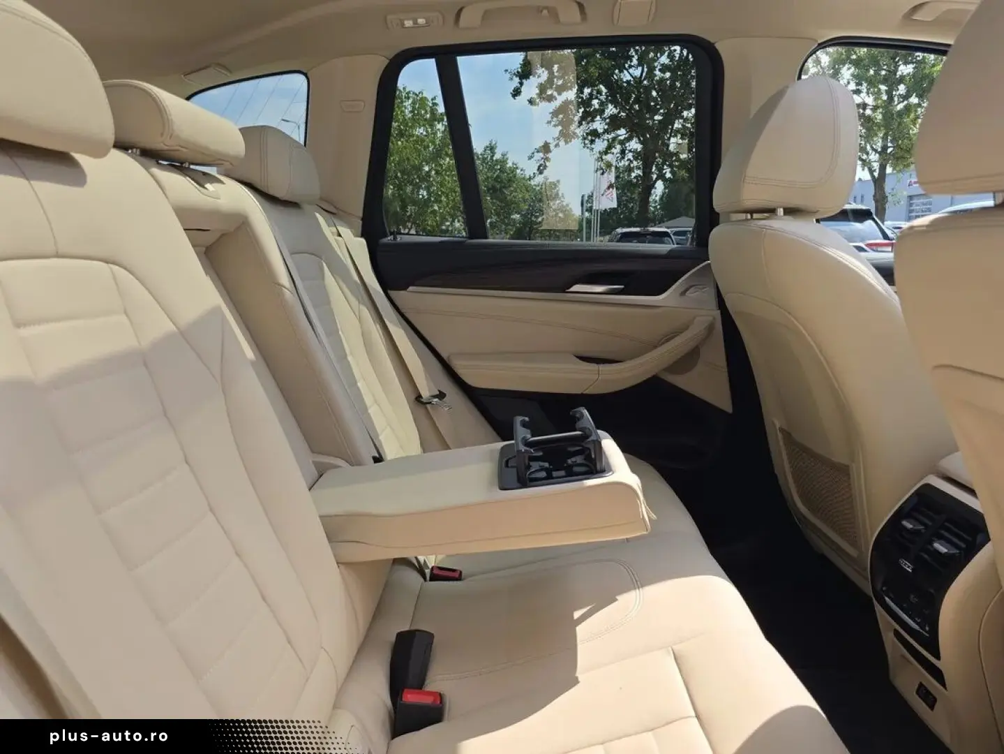 BMW X3 2.0 xDrive30i Luxury Line At 252HP