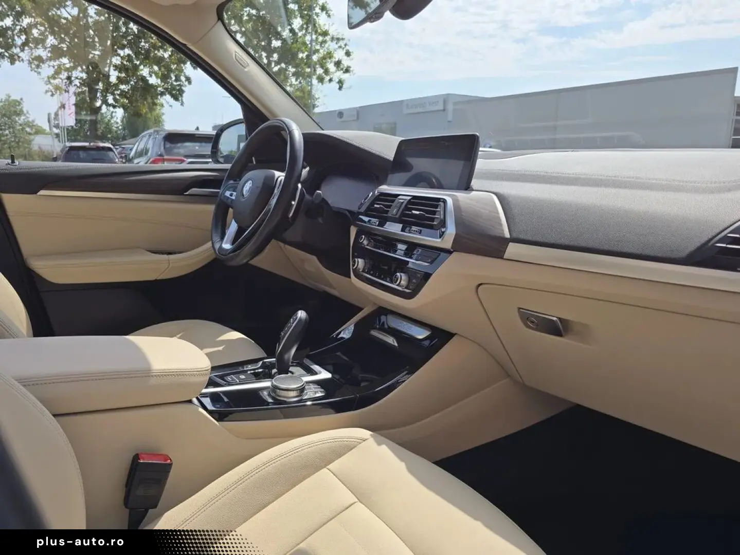 BMW X3 2.0 xDrive30i Luxury Line At 252HP