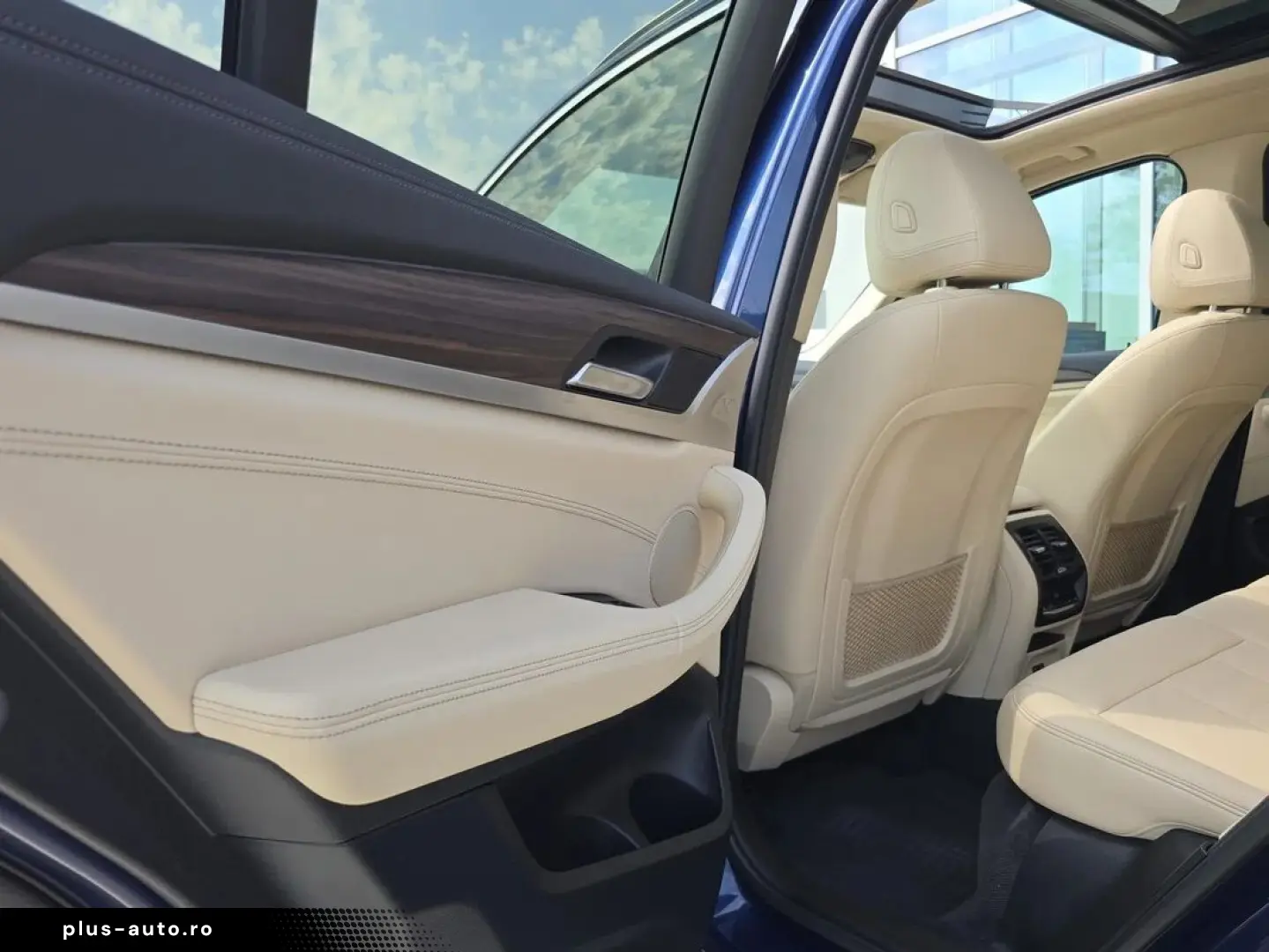 BMW X3 2.0 xDrive30i Luxury Line At 252HP