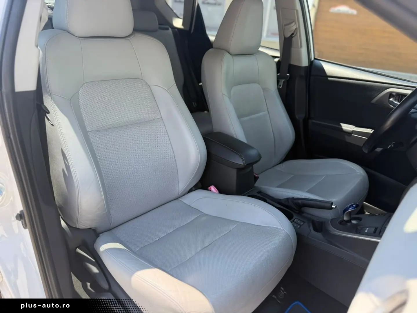 Toyota Auris Hybrid Pano Camera Piele Garantie Finantare Cre