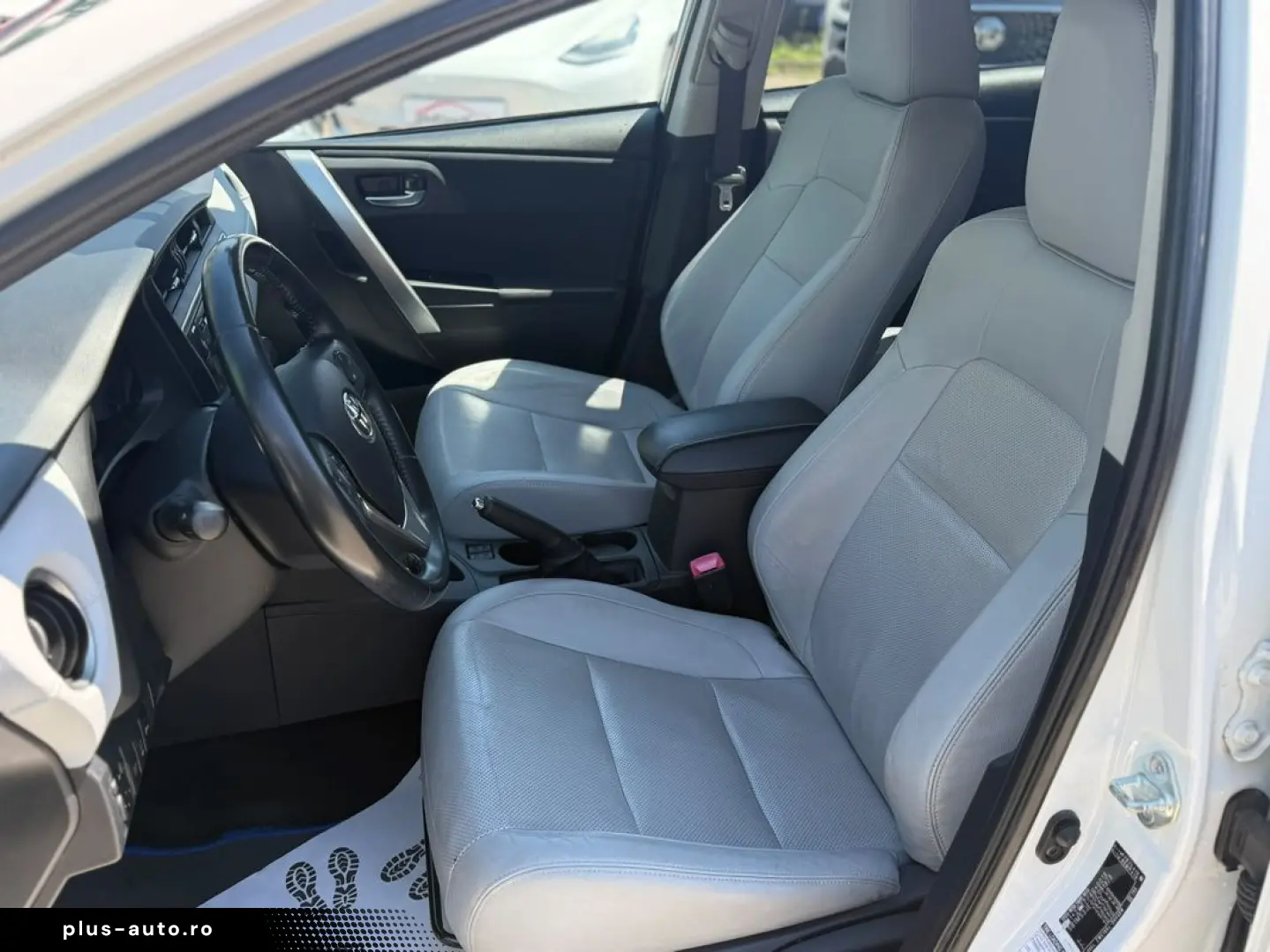 Toyota Auris Hybrid Pano Camera Piele Garantie Finantare Cre