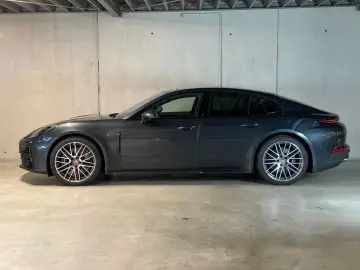 PORSCHE Panamera 4 E-Hybrid   Hinterachslenkung   BOSE