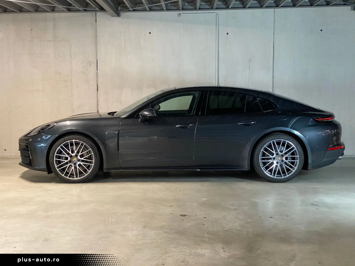 PORSCHE Panamera 4 E-Hybrid   Hinterachslenkung   BOSE