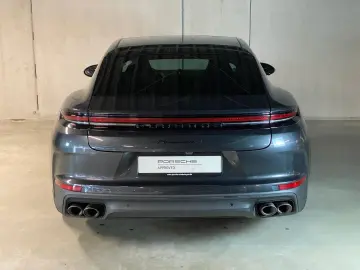 PORSCHE Panamera 4 E-Hybrid   Hinterachslenkung   BOSE
