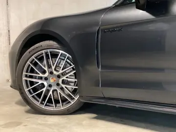 PORSCHE Panamera 4 E-Hybrid   Hinterachslenkung   BOSE