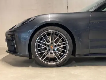 PORSCHE Panamera 4 E-Hybrid   Hinterachslenkung   BOSE