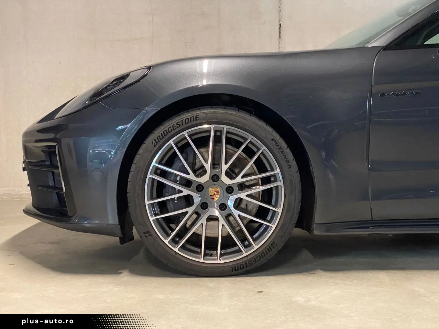 PORSCHE Panamera 4 E-Hybrid   Hinterachslenkung   BOSE