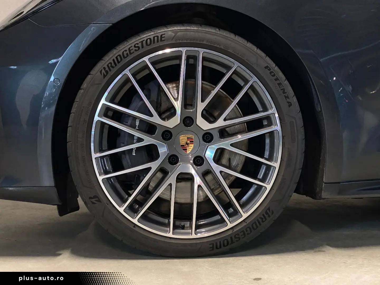 PORSCHE Panamera 4 E-Hybrid   Hinterachslenkung   BOSE
