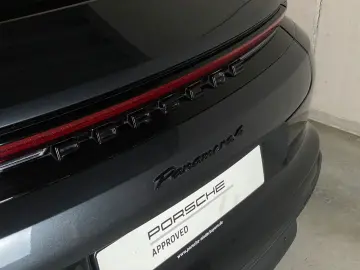 PORSCHE Panamera 4 E-Hybrid   Hinterachslenkung   BOSE