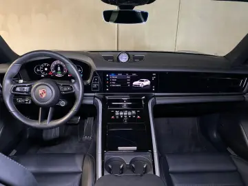 PORSCHE Panamera 4 E-Hybrid   Hinterachslenkung   BOSE