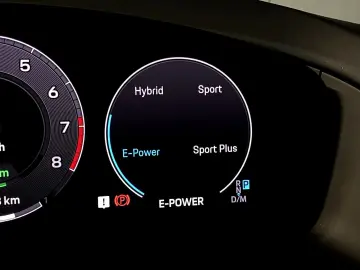 PORSCHE Panamera 4 E-Hybrid   Hinterachslenkung   BOSE
