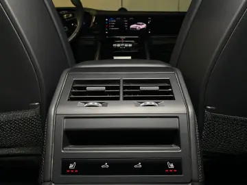 PORSCHE Panamera 4 E-Hybrid   Hinterachslenkung   BOSE