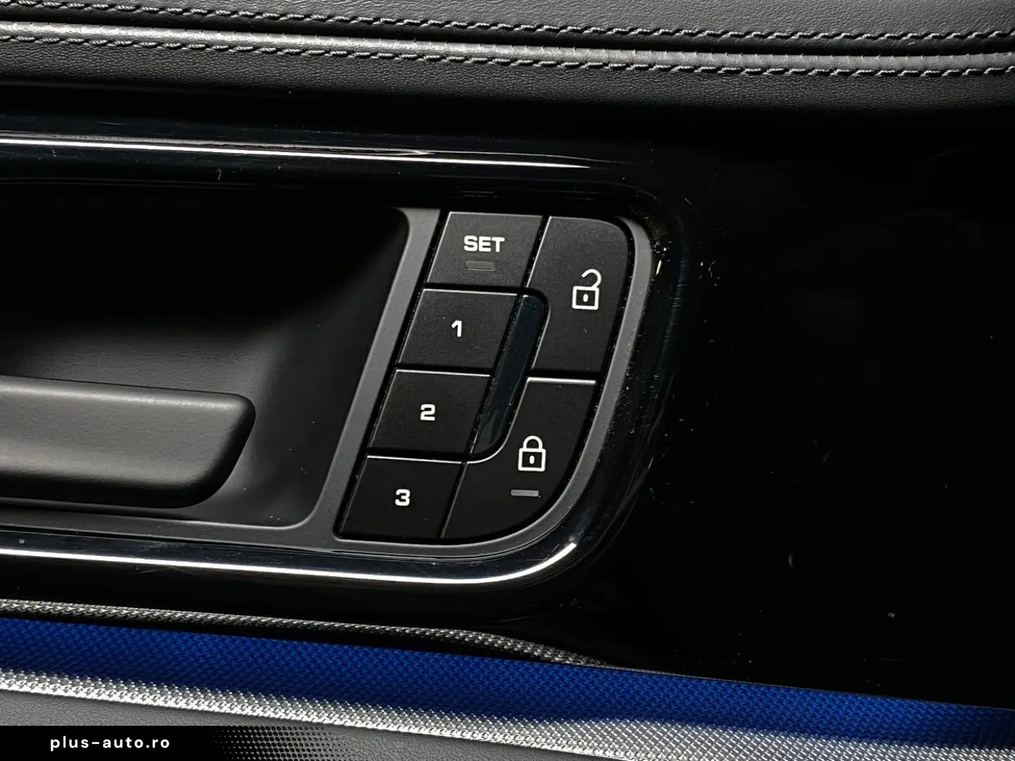 PORSCHE Panamera 4 E-Hybrid   Hinterachslenkung   BOSE