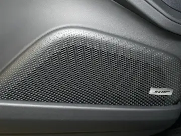 PORSCHE Panamera 4 E-Hybrid   Hinterachslenkung   BOSE