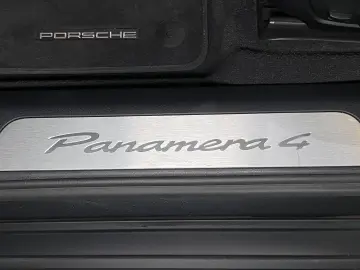 PORSCHE Panamera 4 E-Hybrid   Hinterachslenkung   BOSE