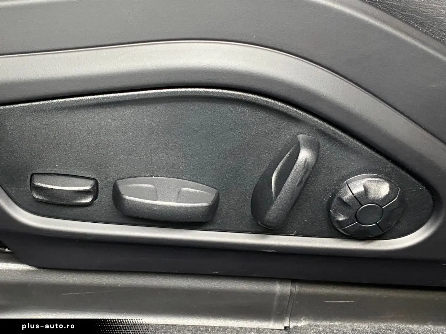 PORSCHE Panamera 4 E-Hybrid   Hinterachslenkung   BOSE