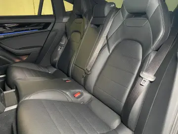 PORSCHE Panamera 4 E-Hybrid   Hinterachslenkung   BOSE