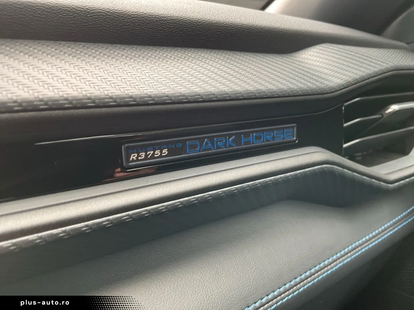 FORD Mustang Fastback 5.0 Dark Horse nur 9482KM!