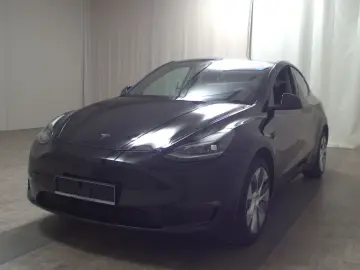 TESLA Model Y Long Range AWD LEDER NAVI PANO