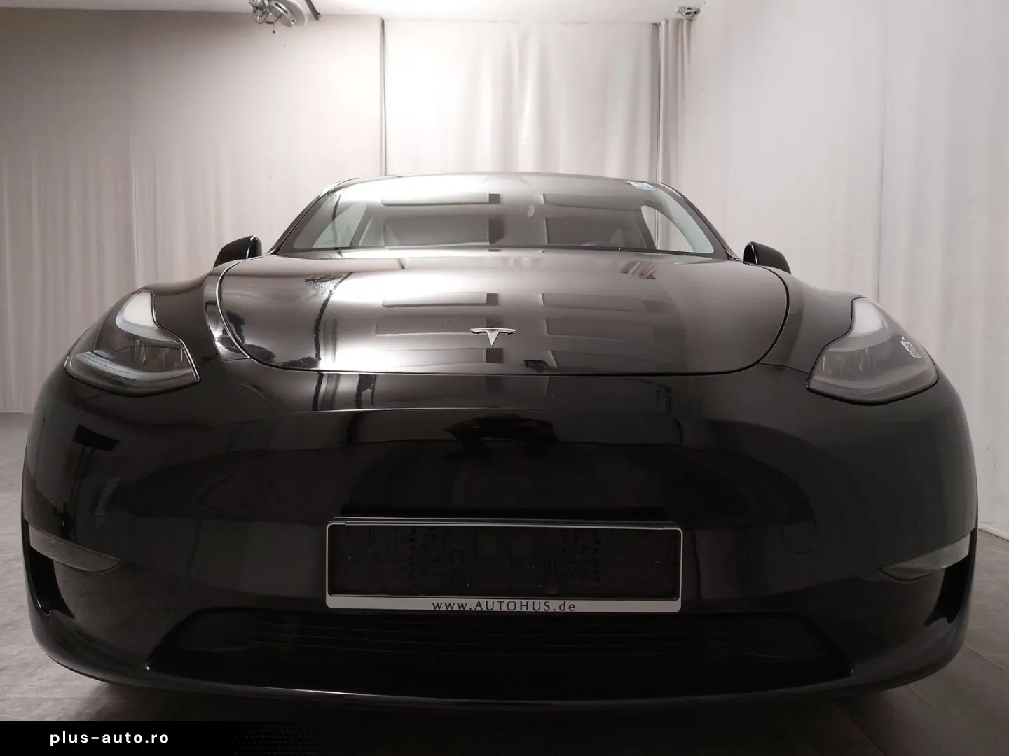 TESLA Model Y Long Range AWD LEDER NAVI PANO