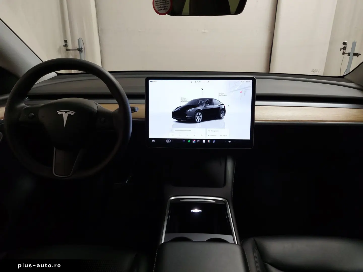 TESLA Model Y Long Range AWD LEDER NAVI PANO