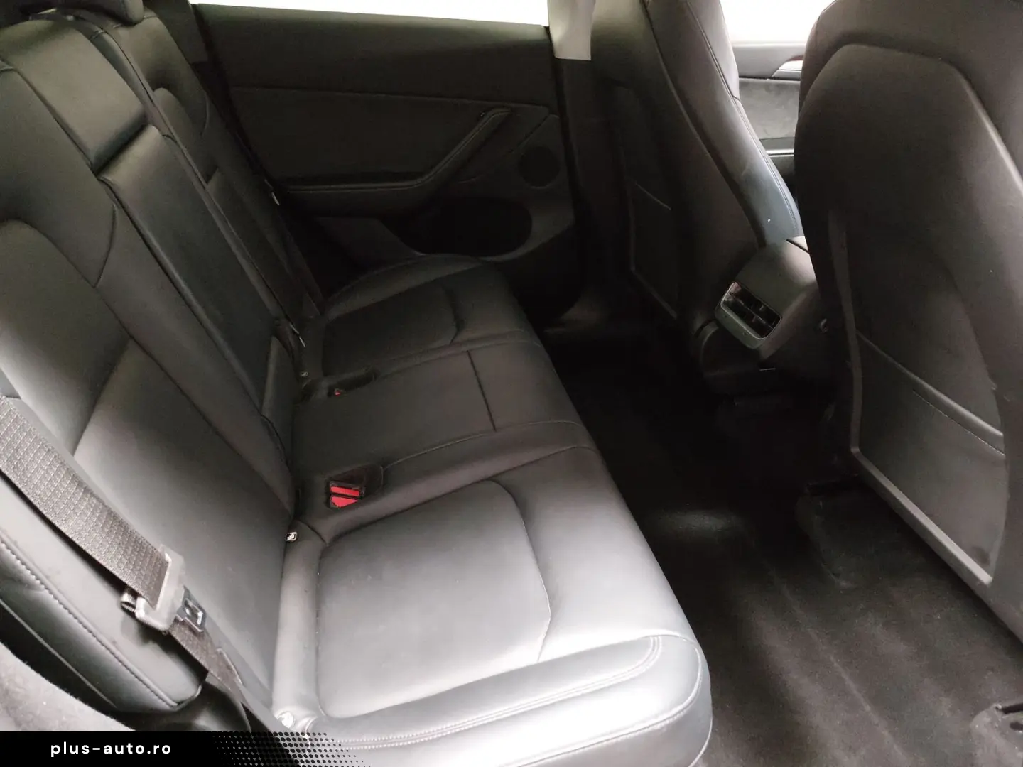 TESLA Model Y Long Range AWD LEDER NAVI PANO