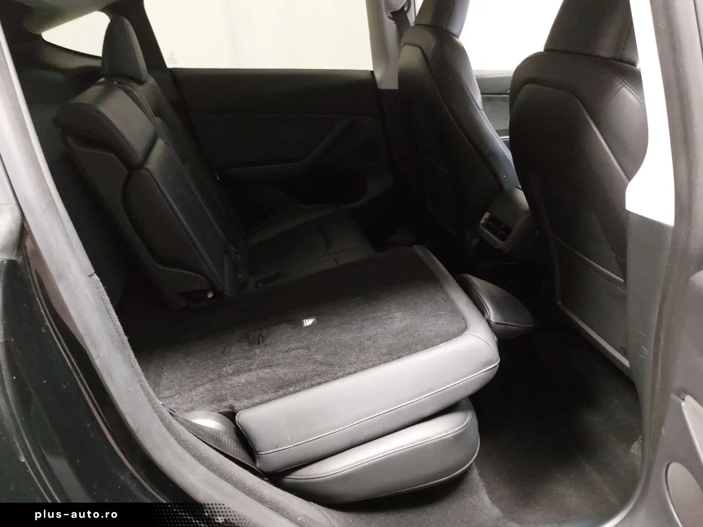 TESLA Model Y Long Range AWD LEDER NAVI PANO