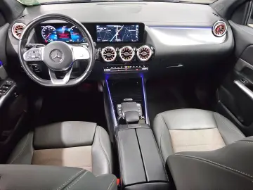 MERCEDES-BENZ EQA 250 T-Leder Navi LED Widescreen