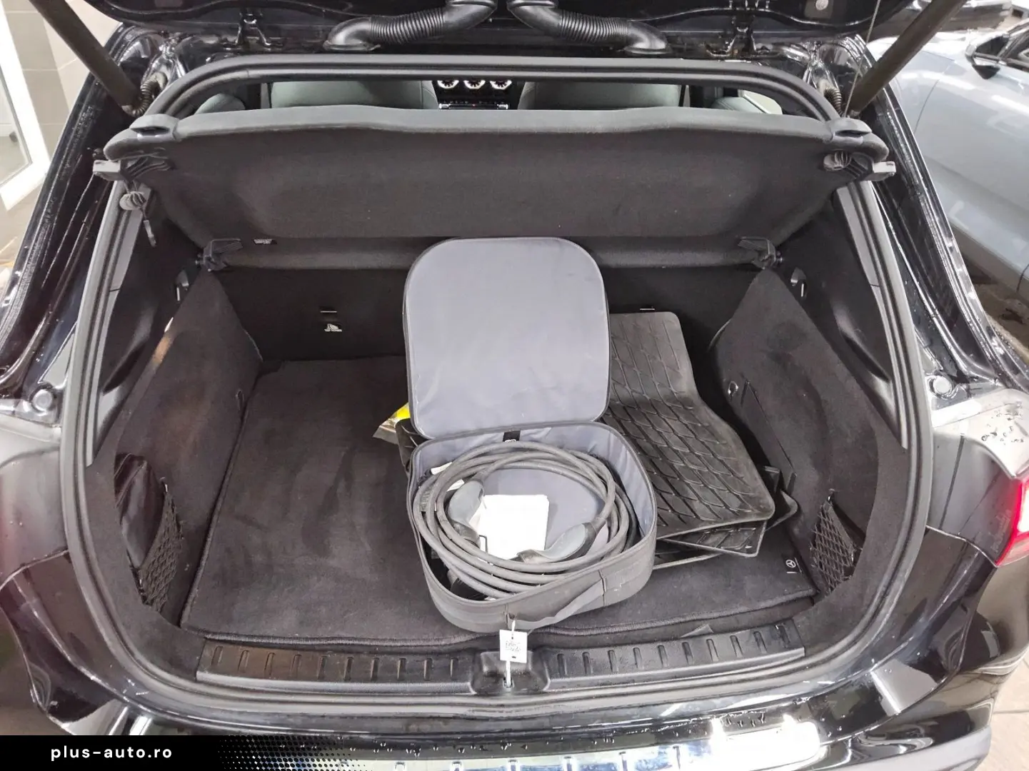 MERCEDES-BENZ EQA 250 T-Leder Navi LED Widescreen