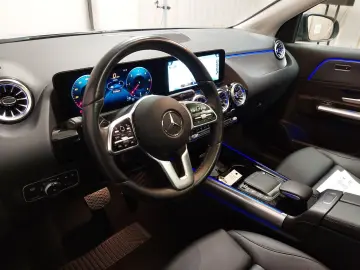 MERCEDES-BENZ 220 d 4M Progressive NAVI LED PANO