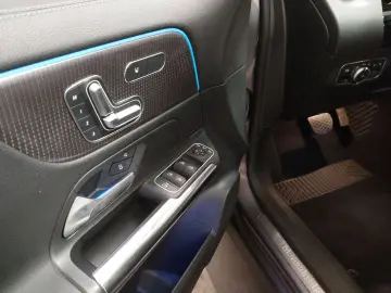 MERCEDES-BENZ 220 d 4M Progressive NAVI LED PANO