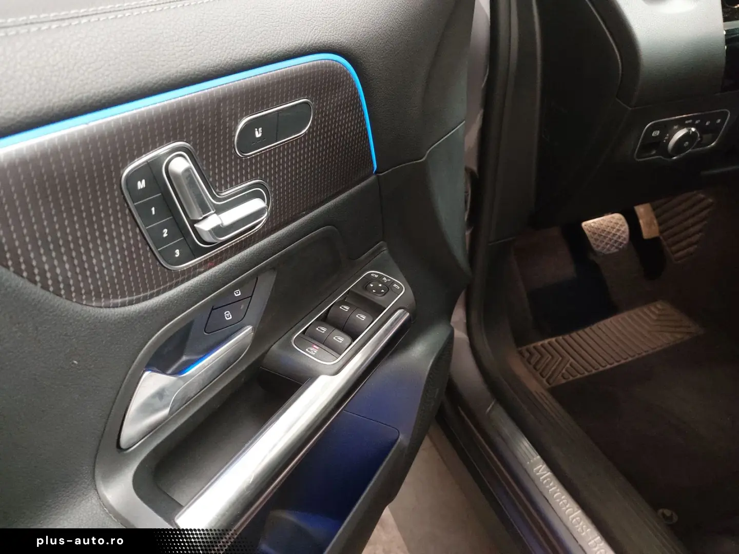 MERCEDES-BENZ 220 d 4M Progressive NAVI LED PANO