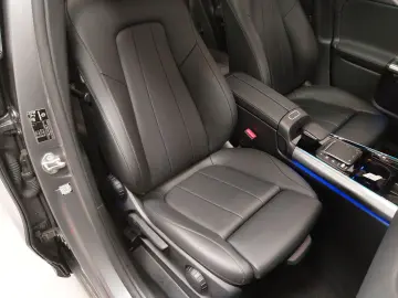 MERCEDES-BENZ 220 d 4M Progressive NAVI LED PANO
