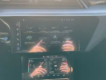 AUDI e-tron Sportback 55 Qu. T-Leder Nav Pano LED