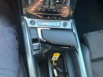 AUDI e-tron Sportback 55 Qu. T-Leder Nav Pano LED