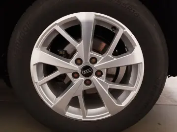 AUDI Q3 2.0 TDI S-Line Navi vc LED Sportsitze Kamera
