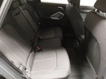 AUDI Q3 2.0 TDI S-Line Navi vc LED Sportsitze Kamera